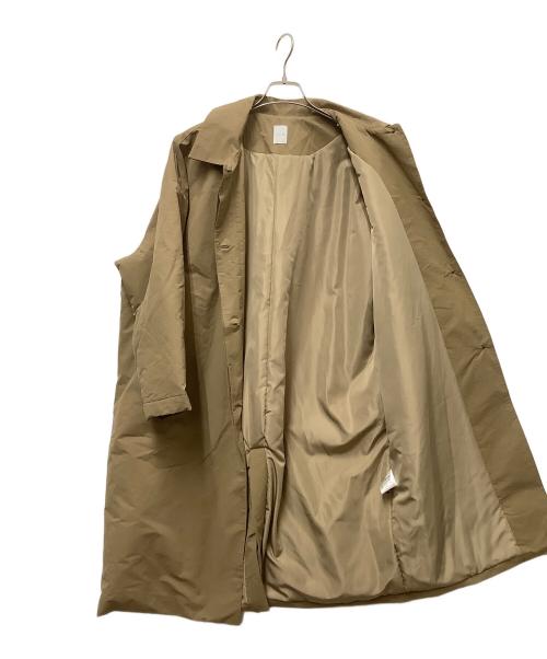 休日と詩（キュウジツトウタ）休日と詩 (キュウジツトウタ) 中綿コート ベージュ サイズ:不明の古着・服飾アイテム