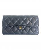 CHANELシャネル）の古着「キャビアスキン クラシック ロング フラップウォレット」｜ブラック