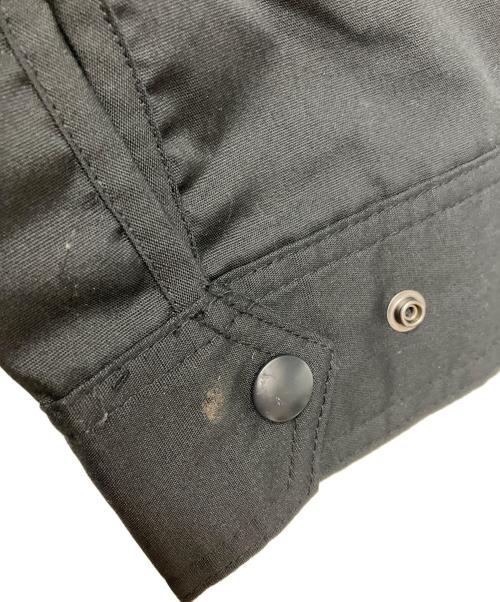 s'yte Yohji Yamamoto（サイト ヨウジヤマモト）S'YTE YOHJI YAMAMOTO (サイト ヨウジヤマモト) STRANGER THINGS (ストレンジャーシングス) Withered Flower Crow Coach Jacket ブラック×ホワイト サイズ:3の古着・服飾アイテム