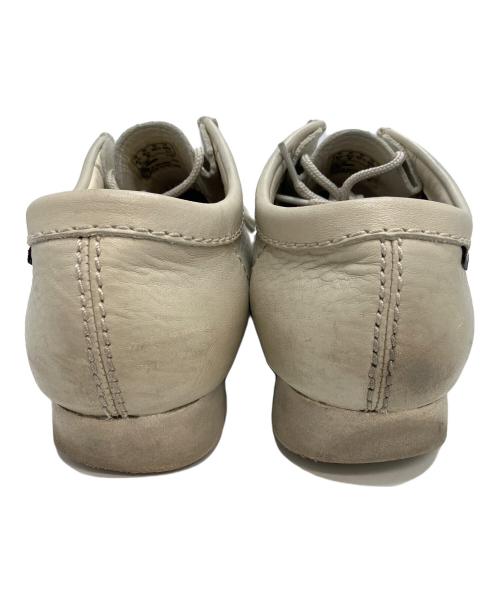 CLARKS（クラークス）CLARKS (クラークス) Wallabee GTX アイボリー サイズ:26.5の古着・服飾アイテム