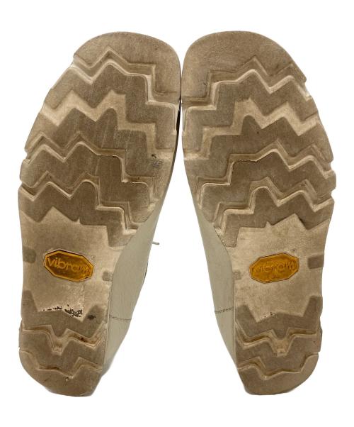 CLARKS（クラークス）CLARKS (クラークス) Wallabee GTX アイボリー サイズ:26.5の古着・服飾アイテム