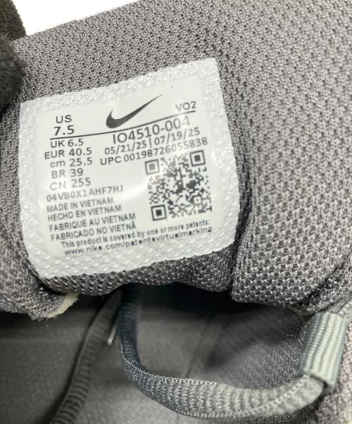 NIKE（ナイキ）NIKE (ナイキ) AIRMAX FIRE(エア マックス ファイア) ローカットスニーカー グレー サイズ:CN255の古着・服飾アイテム