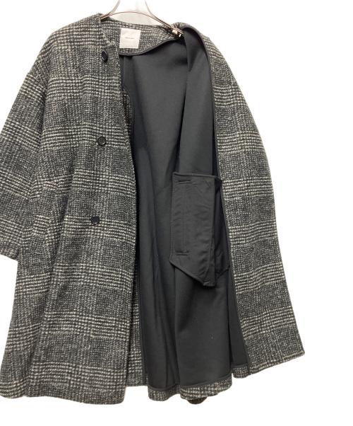 Spick and Span（スピック＆スパン）Spick and Span (スピック＆スパン) Wスライバーノーカラーチェックポンチョコート ブラック×グレー サイズ:36の古着・服飾アイテム