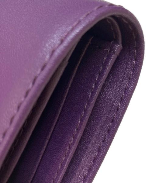 FURLA（フルラ）FURLA (フルラ) レザークラシック2つ折り財布 パープルの古着・服飾アイテム