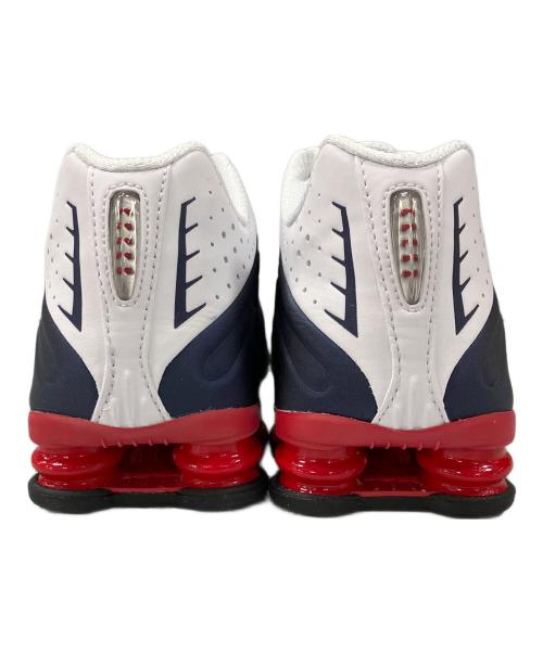 NIKE（ナイキ）NIKE (ナイキ) SHOX R4 MIDNIGHT(ショックスR4ミッドナイト) ローカットスニーカー ホワイト×ネイビー サイズ:cm27.5の古着・服飾アイテム