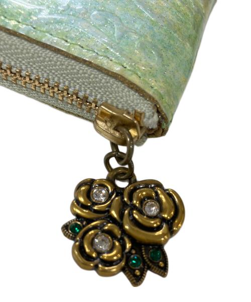 ANNA SUI（アナスイ）ANNA SUI (アナスイ) ラウンドファスナー長財布 黄緑の古着・服飾アイテム
