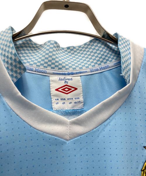 UMBRO（アンブロ）UMBRO (アンブロ) マンチェスターシティFC ゲームシャツ スカイブルー サイズ:40の古着・服飾アイテム