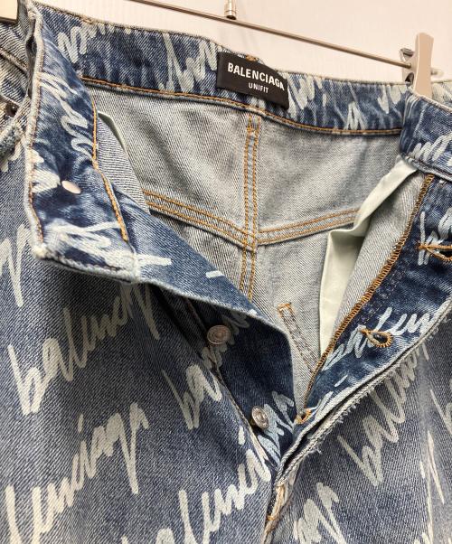 BALENCIAGA（バレンシアガ）BALENCIAGA (バレンシアガ) オールオーバーロゴ バギージーンズ インディゴ サイズ:Lの古着・服飾アイテム