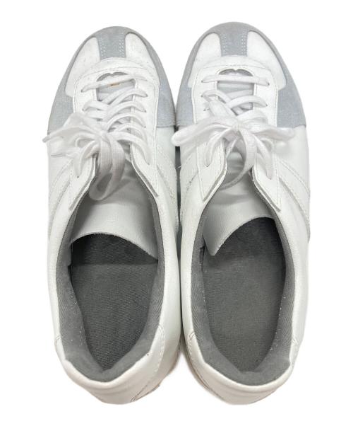 GERMAN TRAINER（ジャーマントレーナー）GERMAN TRAINER (ジャーマントレーナー) ローカットスニーカー ホワイト×グレー サイズ:27の古着・服飾アイテム