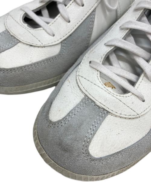 GERMAN TRAINER（ジャーマントレーナー）GERMAN TRAINER (ジャーマントレーナー) ローカットスニーカー ホワイト×グレー サイズ:27の古着・服飾アイテム