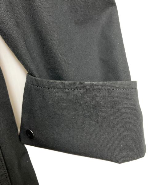 WHITE MOUNTAINEERING（ホワイトマウンテ二アニング）WHITE MOUNTAINEERING (ホワイトマウンテ二アニング) MULTI POCKET ANORAK JACKET ブラックの古着・服飾アイテム