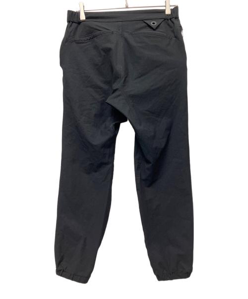 WHITE MOUNTAINEERING（ホワイトマウンテ二アニング）WHITE MOUNTAINEERING (ホワイトマウンテ二アニング) JOGGER PANTS ブラックの古着・服飾アイテム