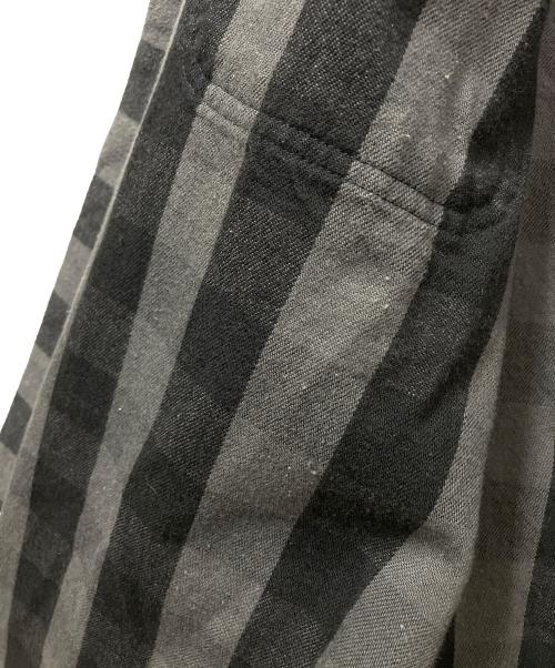 A BATHING APE（アベイシングエイプ）A BATHING APE (アベイシングエイプ) グレーブロックチェックシャツジャケット グレー×ブラック サイズ:Mの古着・服飾アイテム