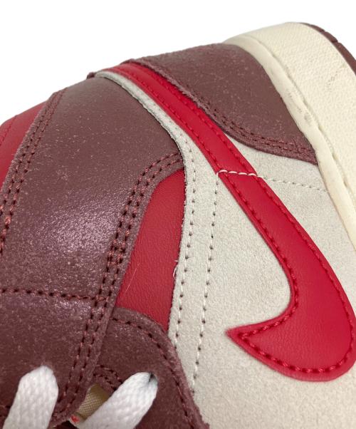 NIKE（ナイキ）NIKE (ナイキ) ミッドカットスニーカー レッド×ベージュ サイズ:23.5の古着・服飾アイテム