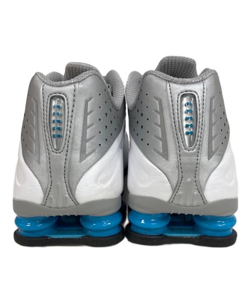 NIKE（ナイキ）NIKE (ナイキ) ローカットスニーカー SHOX R4 ホワイト×シルバー サイズ:cm27の古着・服飾アイテム