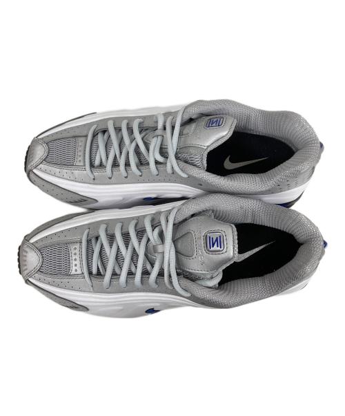 NIKE（ナイキ）NIKE (ナイキ) ローカットスニーカー　SHOX R4 ホワイト×シルバー サイズ:cm27の古着・服飾アイテム