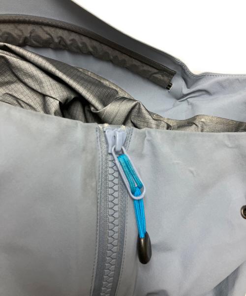 ARC'TERYX（アークテリクス）ARC'TERYX (アークテリクス) Alpha SV Jacket グレー サイズ:Mの古着・服飾アイテム