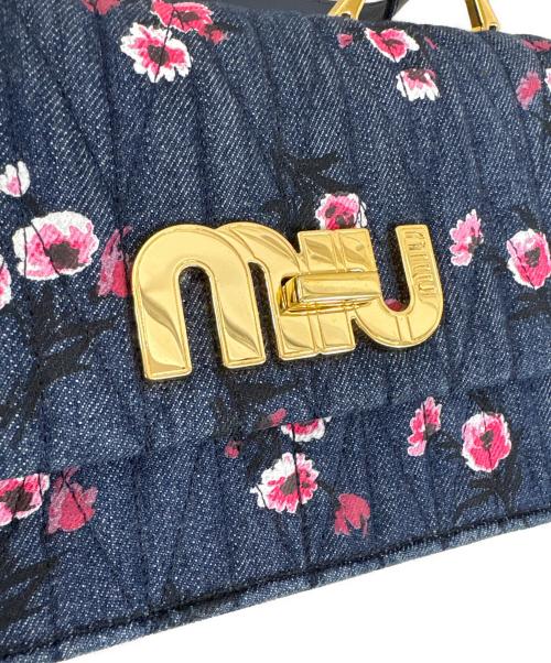 MIU MIU（ミュウミュウ）MIU MIU (ミュウミュウ) フラワーデニムショルダーバッグ インディゴの古着・服飾アイテム