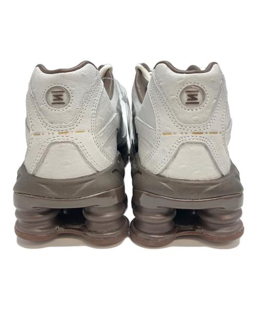 NIKE（ナイキ）NIKE (ナイキ) ローカットスニーカー ホワイト×ブラウン サイズ:27の古着・服飾アイテム