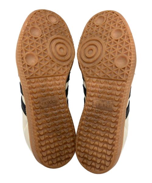 adidas（アディダス）adidas (アディダス) ローカットスニーカー ベージュ×ブラック サイズ:24の古着・服飾アイテム