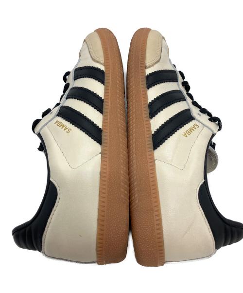adidas（アディダス）adidas (アディダス) ローカットスニーカー ベージュ×ブラック サイズ:24の古着・服飾アイテム