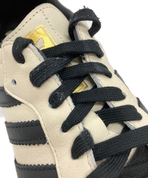 adidas（アディダス）adidas (アディダス) ローカットスニーカー ベージュ×ブラック サイズ:24の古着・服飾アイテム
