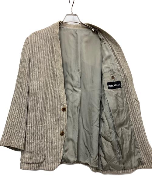ISSEY MIYAKE（イッセイミヤケ）ISSEY MIYAKE (イッセイミヤケ) ノーカラーストライプジャケット グレー サイズ:Lの古着・服飾アイテム