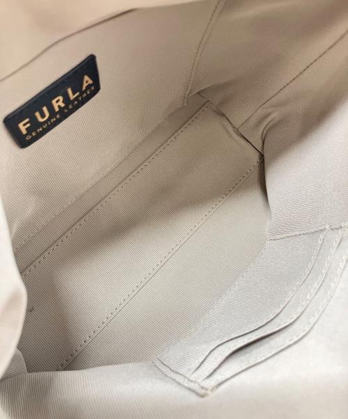FURLA（フルラ）FURLA (フルラ) TEIA CROSSBODYバック ホワイトの古着・服飾アイテム