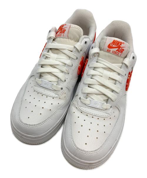 NIKE（ナイキ）NIKE (ナイキ) ローカットスニーカー ホワイト×オレンジ サイズ:24の古着・服飾アイテム