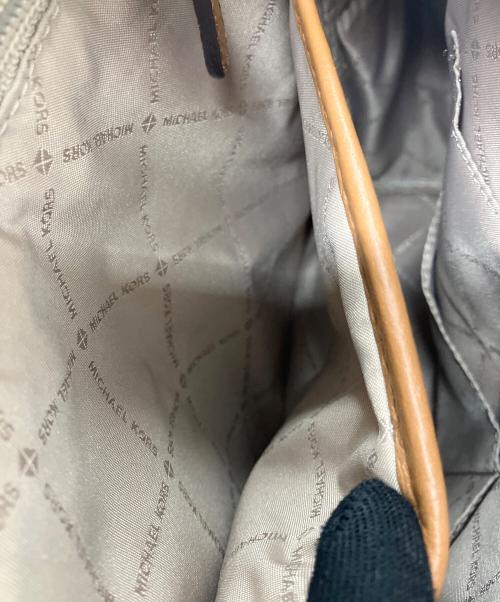 MICHAEL KORS（マイケルコース）MICHAEL KORS (マイケルコース) リュック アイボリー×ブラウンの古着・服飾アイテム