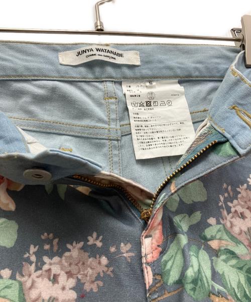 JUNYA WATANABE COMME des GARCONS（(ジュンヤワタナベ コムデギャルソン）JUNYA WATANABE COMME des GARCONS ((ジュンヤワタナベ コムデギャルソン) フラワー切替スキニーデニムパンツ インディゴ サイズ:Sの古着・服飾アイテム