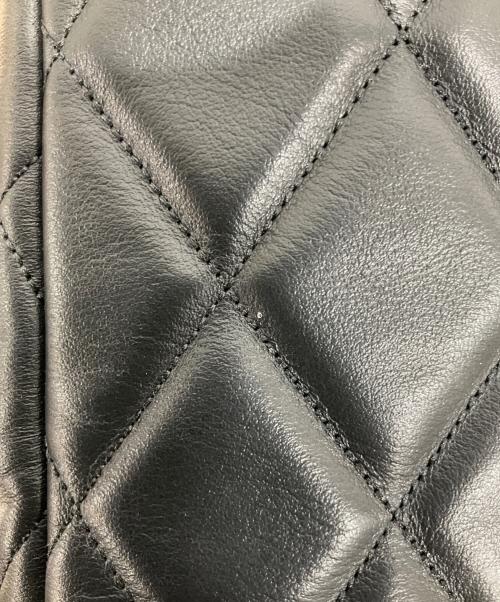 Kate Spade（ケイトスペード）Kate Spade (ケイトスペード) キャリーキルテッドスモールフラップクロスボディ ブラックの古着・服飾アイテム