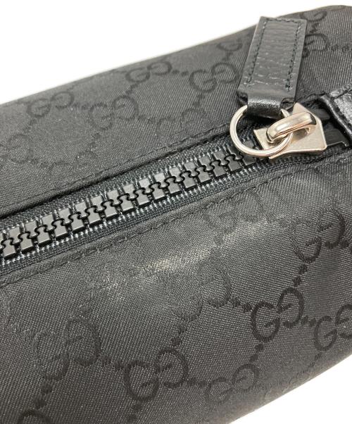 GUCCI（グッチ）GUCCI (グッチ) GGナイロンボディーバッグ ブラックの古着・服飾アイテム