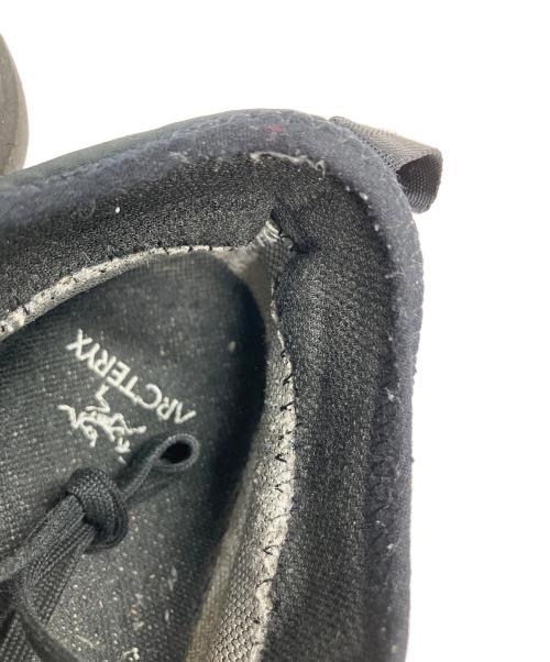 ARC'TERYX（アークテリクス）ARC'TERYX (アークテリクス) ローカットスニーカー ブラック サイズ:26.5の古着・服飾アイテム