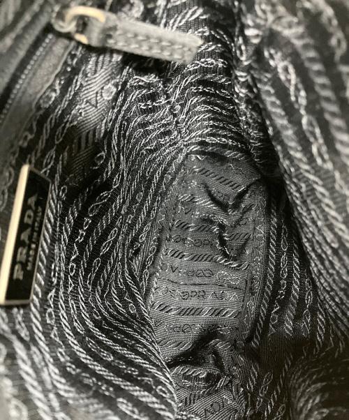 PRADA（プラダ）PRADA (プラダ) ナイロンショルダーバッグ ブラックの古着・服飾アイテム