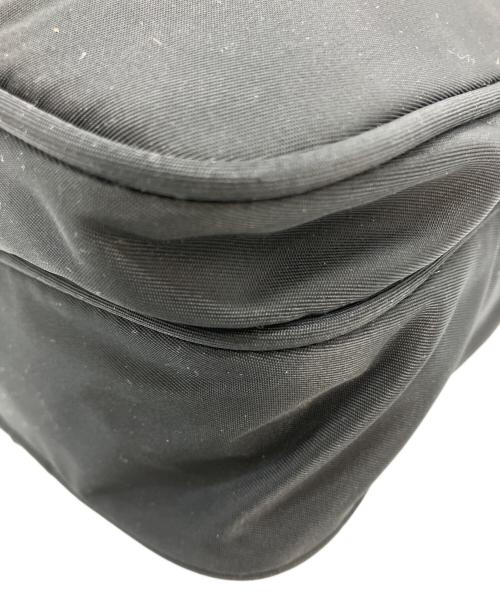PRADA（プラダ）PRADA (プラダ) ナイロンショルダーバッグ ブラックの古着・服飾アイテム