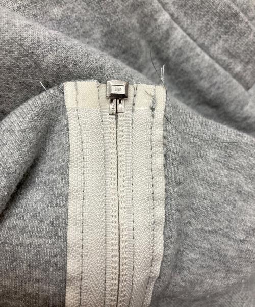 PLAY COMME des GARCONS（プレイコムデギャルソン）PLAY COMME des GARCONS (プレイコムデギャルソン) ジップアップスウェットブルゾン グレー サイズ:Mの古着・服飾アイテム