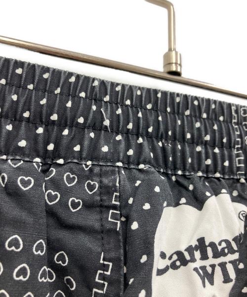 Carhartt WIP（カーハート ワーク イン プログレス）Carhartt WIP (カーハート ワーク イン プログレス) ハートバンダナショーツ ブラック サイズ:Lの古着・服飾アイテム