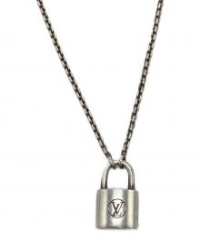 LOUIS VUITTON（ルイ ヴィトン）の古着「ペンダント シルバー・ロックイット」｜シルバーカラー