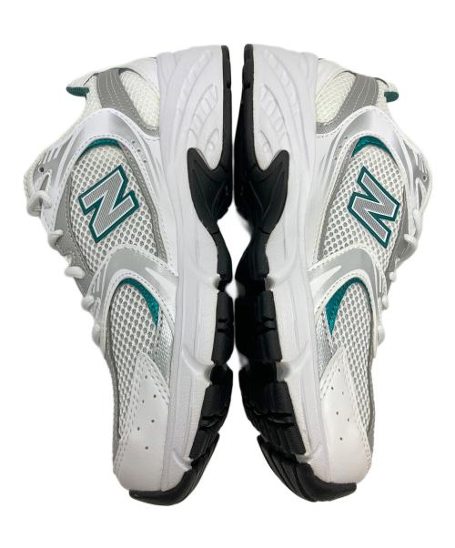 NEW BALANCE（ニューバランス）NEW BALANCE (ニューバランス) ローカットスニーカー ホワイト×グリーン サイズ:25の古着・服飾アイテム