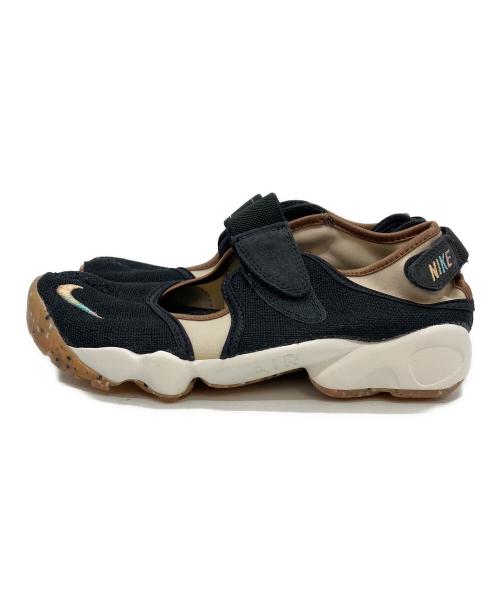 NIKE（ナイキ）NIKE (ナイキ) カジュアルシューズ ブラック×ホワイト サイズ:24の古着・服飾アイテム