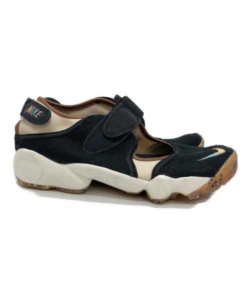 NIKE（ナイキ）NIKE (ナイキ) カジュアルシューズ ブラック×ホワイト サイズ:24の古着・服飾アイテム