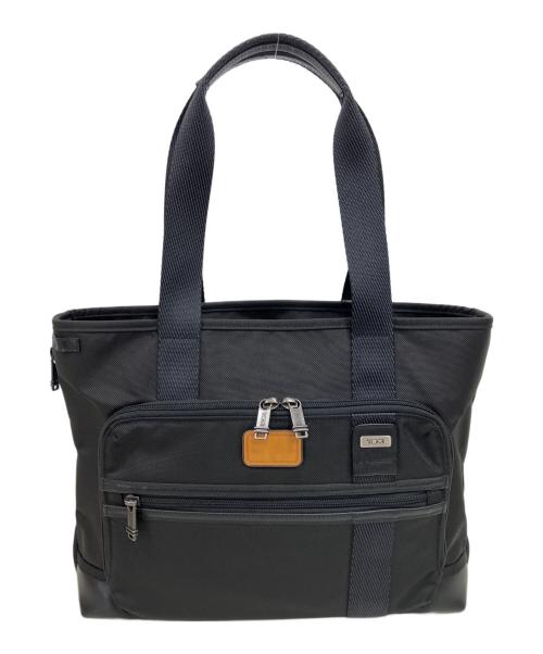 TUMI（トゥミ）TUMI (トゥミ) イースト・ウエスト・バッグ ブラックの古着・服飾アイテム