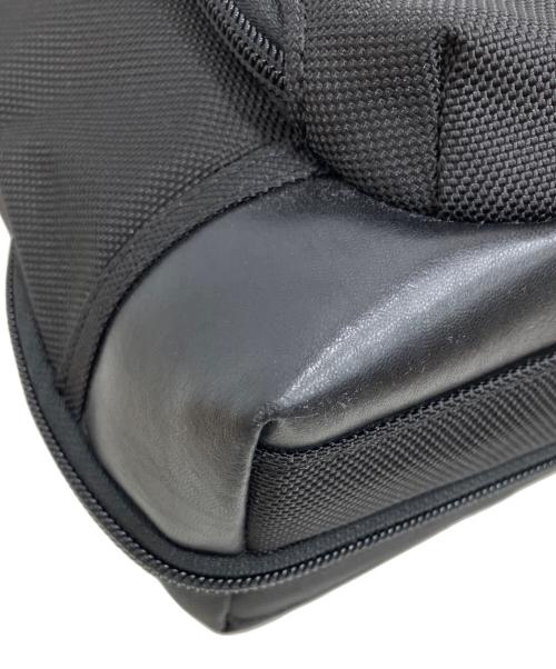 TUMI（トゥミ）TUMI (トゥミ) イースト・ウエスト・バッグ ブラックの古着・服飾アイテム