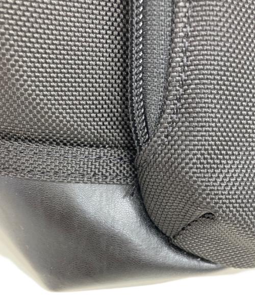 TUMI（トゥミ）TUMI (トゥミ) イースト・ウエスト・バッグ ブラックの古着・服飾アイテム