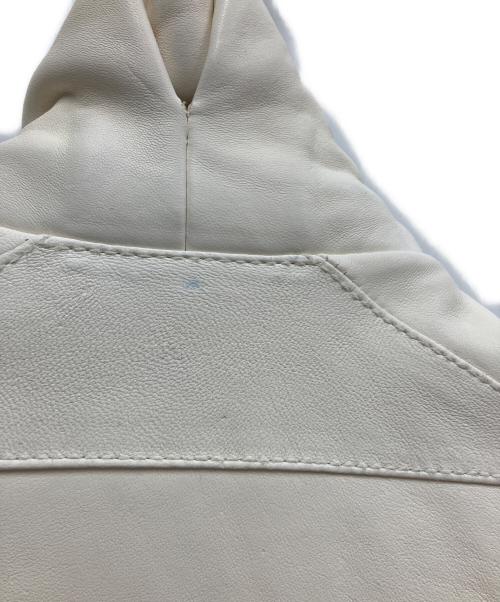 VALENTINO（ヴァレンティノ）VALENTINO (ヴァレンティノ) ホワイトレザージャケット アイボリー サイズ:6の古着・服飾アイテム
