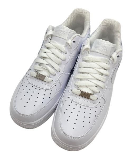 NIKE（ナイキ）NIKE (ナイキ) ローカットスニーカー ホワイト サイズ:25.5の古着・服飾アイテム