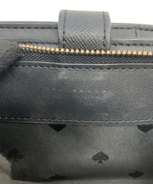 Kate Spade（ケイトスペード）Kate Spade (ケイトスペード) 2つ折り財布 ブラック×ベージュの古着・服飾アイテム