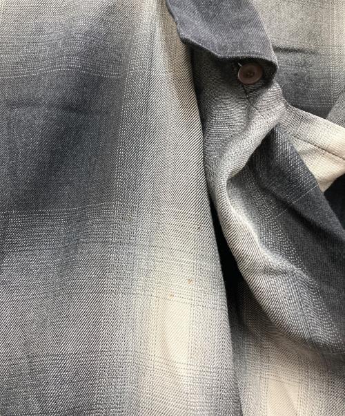 ISSEY MIYAKE（イッセイミヤケ）ISSEY MIYAKE (イッセイミヤケ) セットアップ グレー サイズ:不明の古着・服飾アイテム