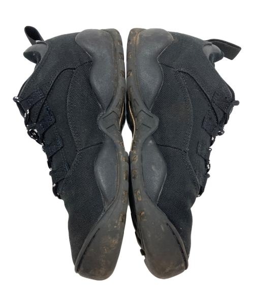 NIKE（ナイキ）NIKE (ナイキ) Supreme (シュプリーム) SB ダーウィン ロー Supreme Black スニーカー ブラック、ホワイト、レッド サイズ:25.5の古着・服飾アイテム